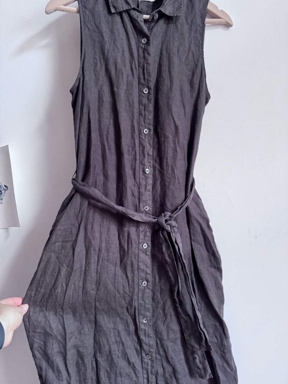 Faherty Sleeveless Button-Front Midi Dress in Charcoal - Picture 7 of 12